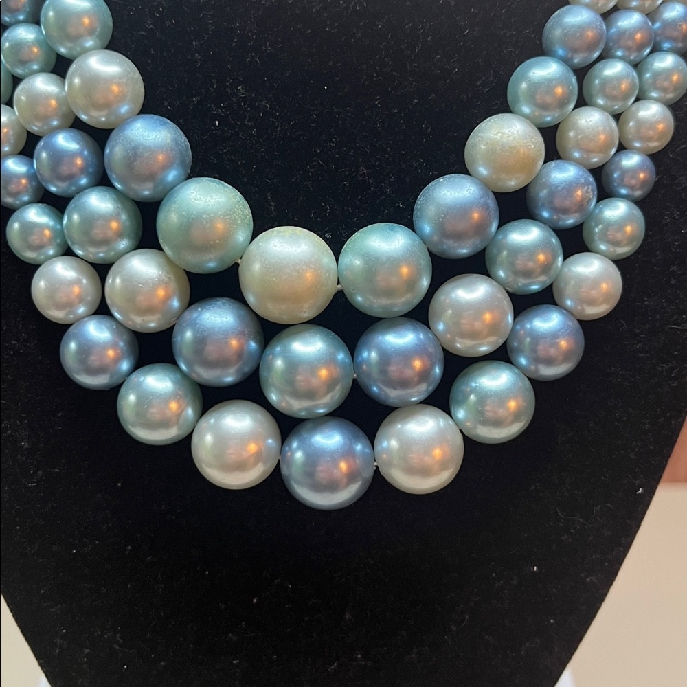Vintage Pastel Blue 3 strand Pearl Necklace Made in Japan - Picture 3 of 8